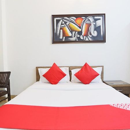 Oyo 72519 Meera Bhawan Hotel Vrindāvan Buitenkant foto